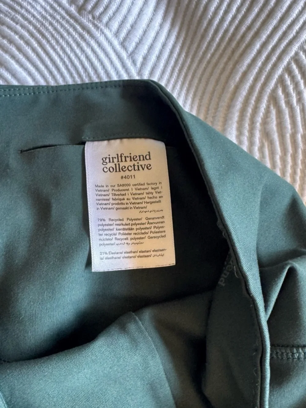 Bundle of girlfriend collective High-Rise Navy capri and teal short leggings XS - Picture 5 of 6